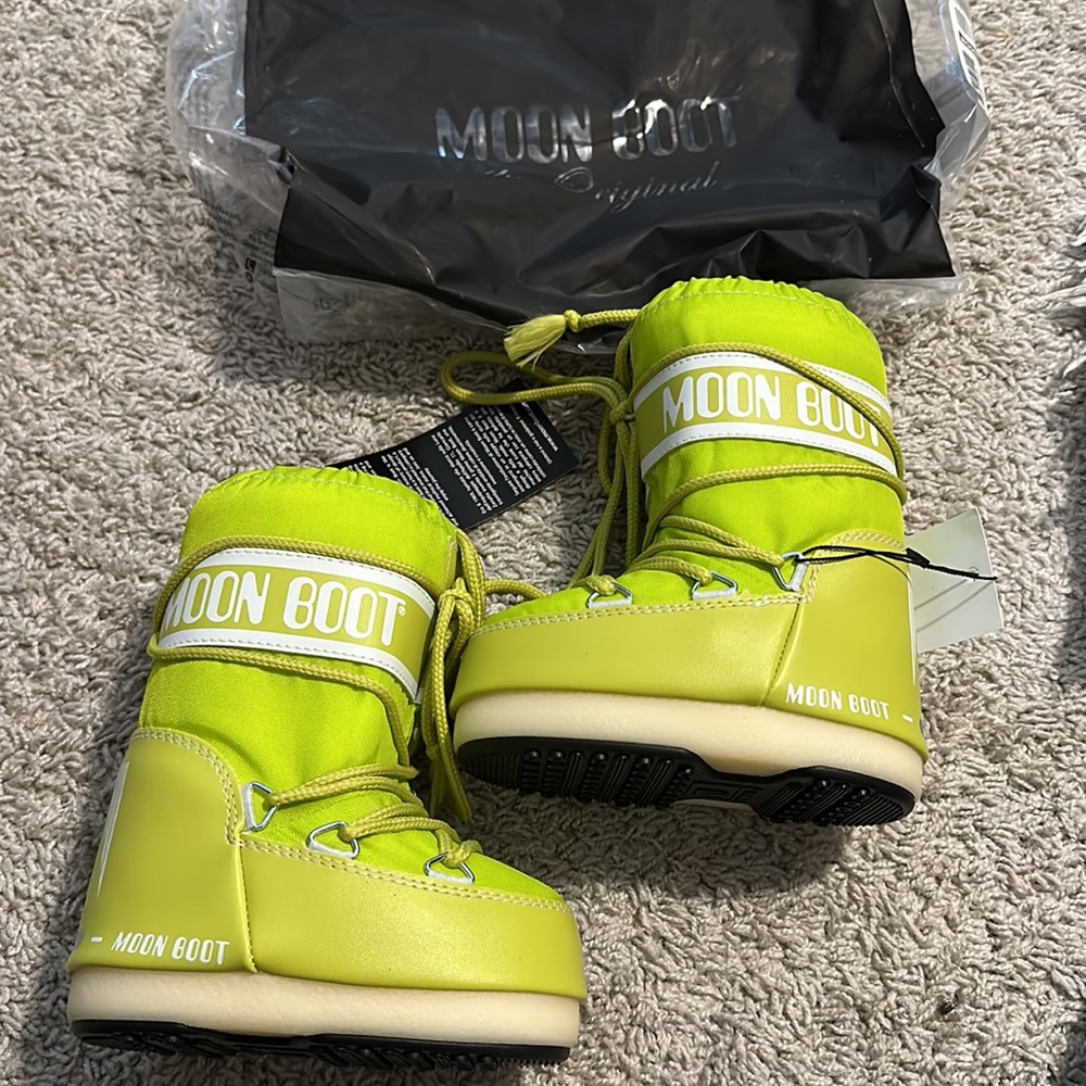 Toddler moon boots